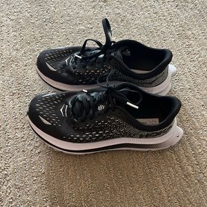 KAWANA Hokas - black size 6.5